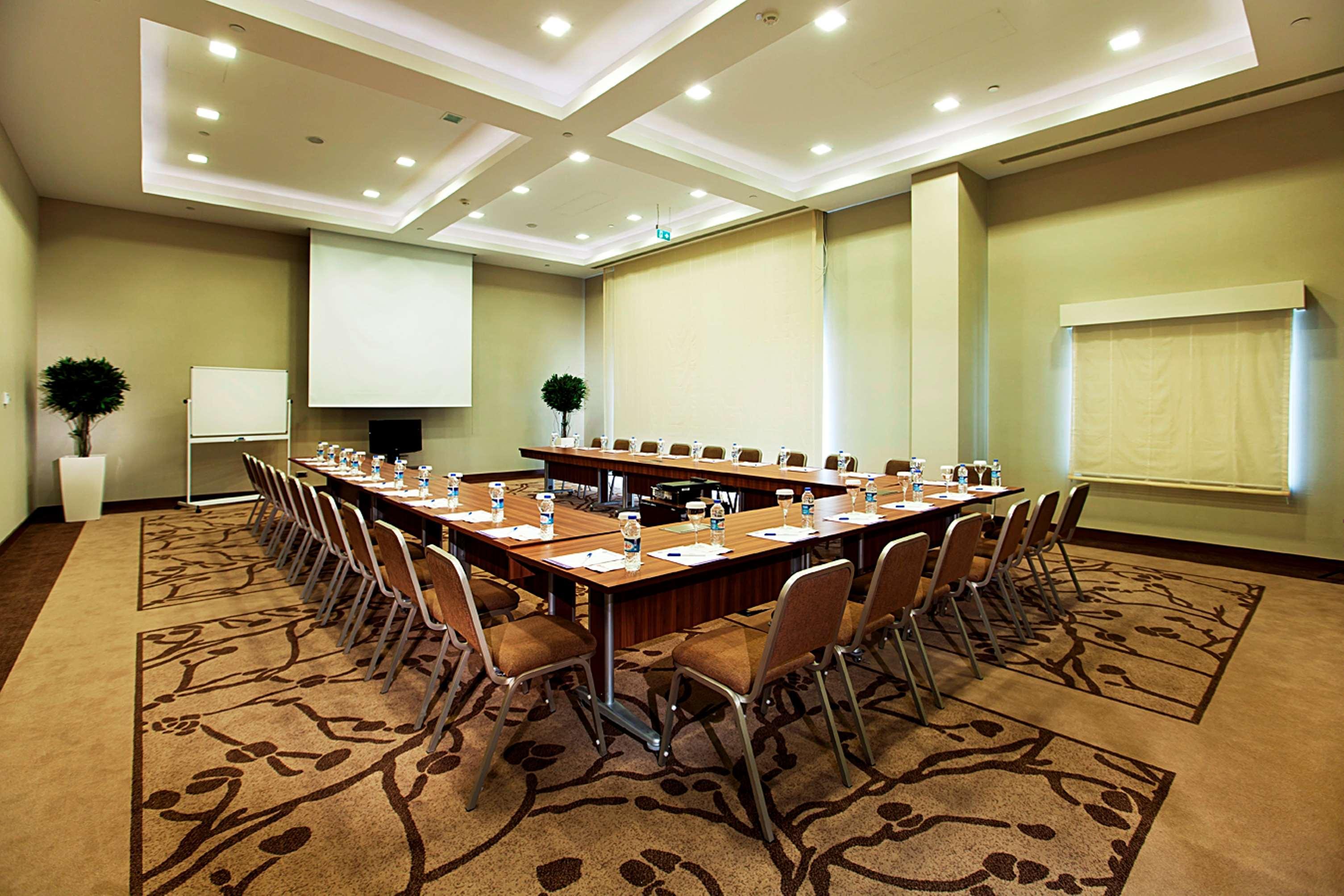 Hilton Garden Inn שנליאורפה מתקנים תמונה