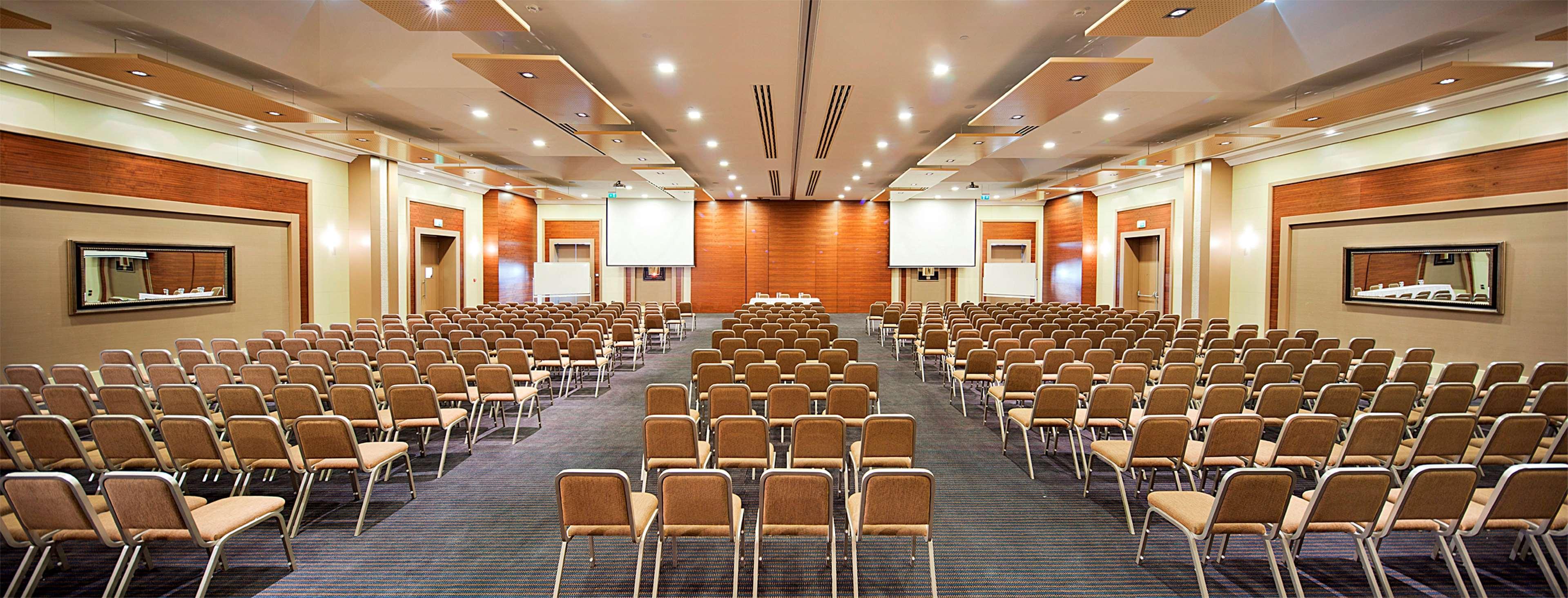 Hilton Garden Inn שנליאורפה מתקנים תמונה