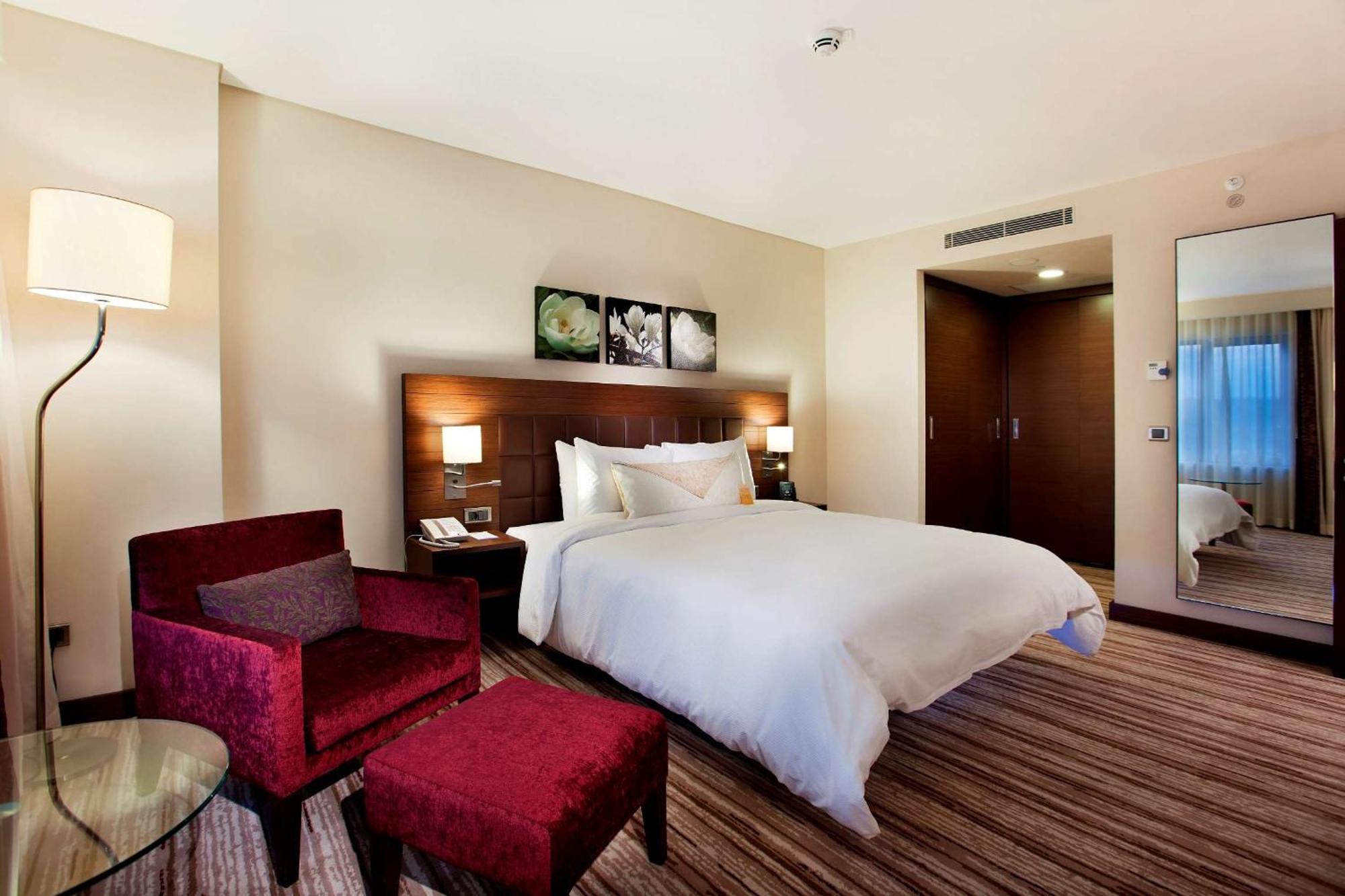 Hilton Garden Inn שנליאורפה מראה חיצוני תמונה