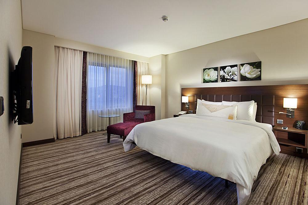 Hilton Garden Inn שנליאורפה מראה חיצוני תמונה